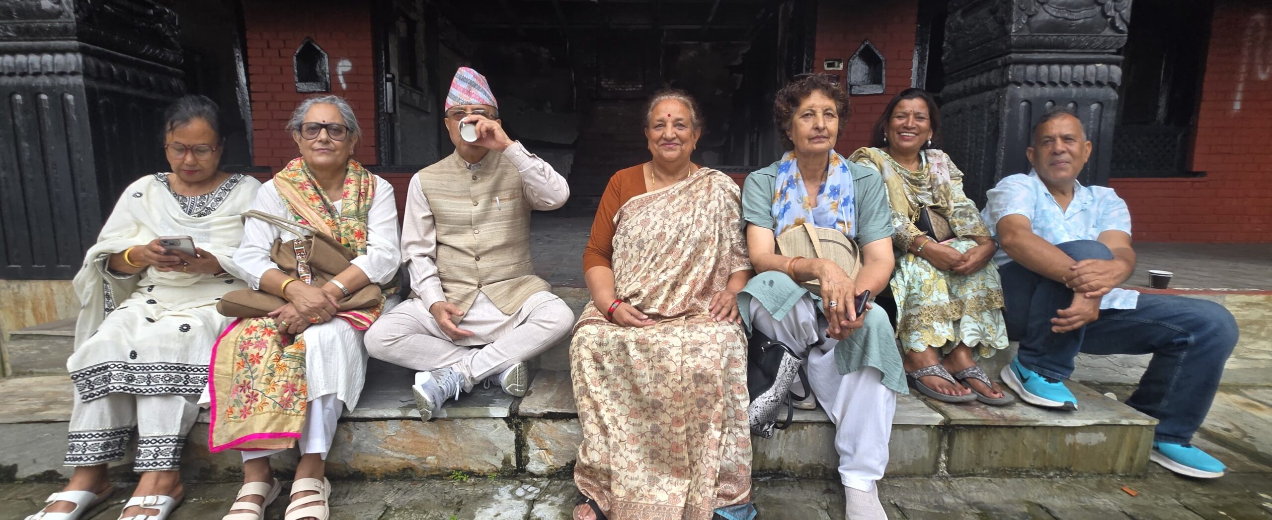 किसुनजीको आश्रममा खड्का सहितका नेता जमघट (तस्वीरहरु)